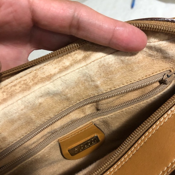 Sold Authentic Gucci Vintage Sling Bag - Picture 9 of 16